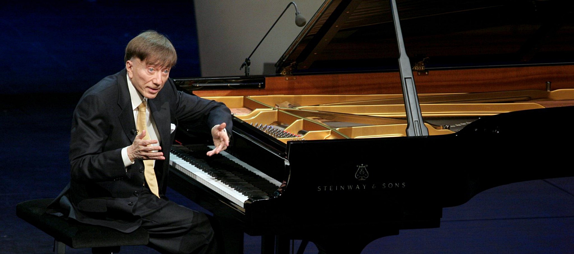 Asztali beszélgetések… – vendég: VÁSÁRY Tamás